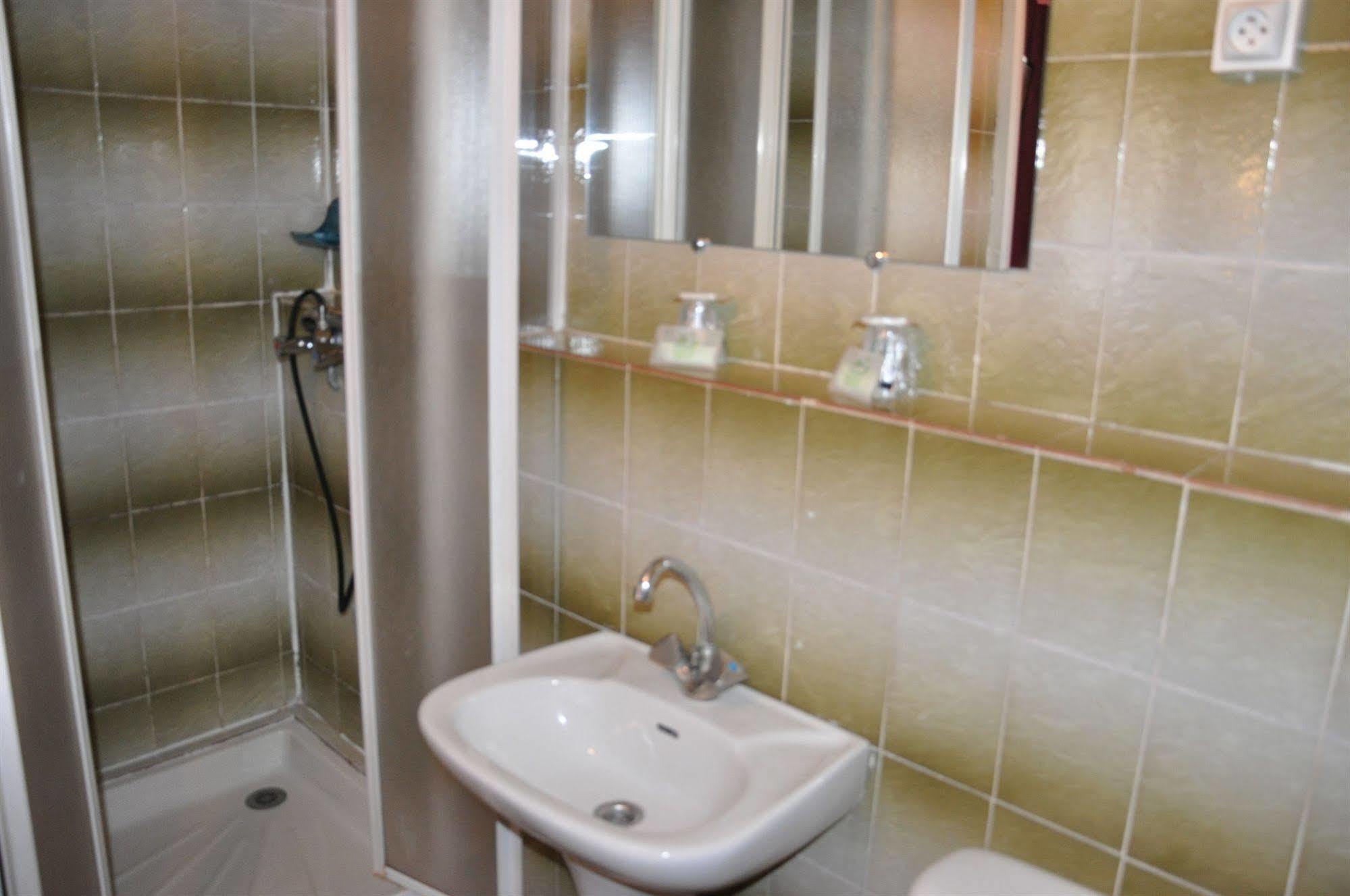 Hotel Moderne Марсилия Екстериор снимка